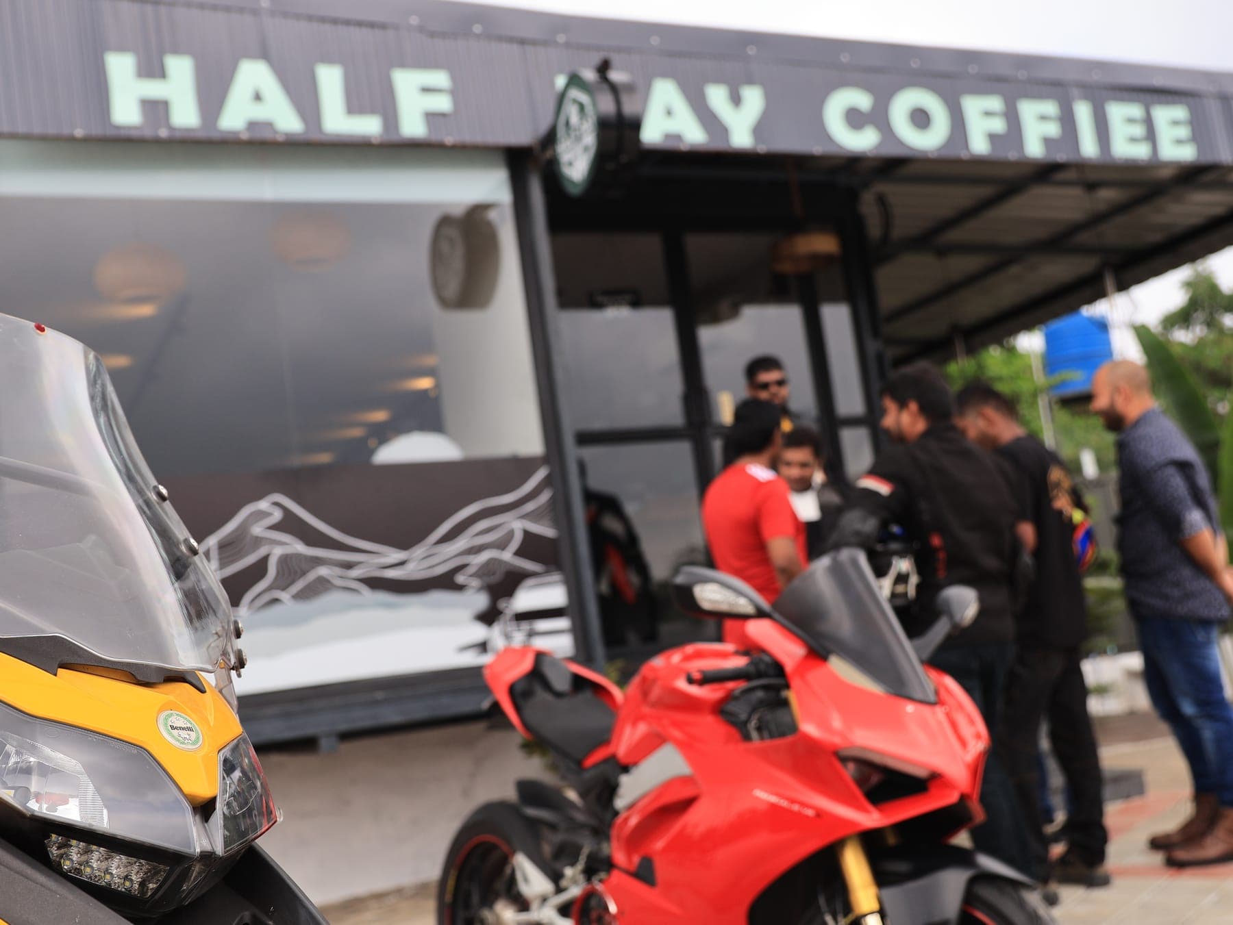 Sportbikes drawing a crowd at the cafe